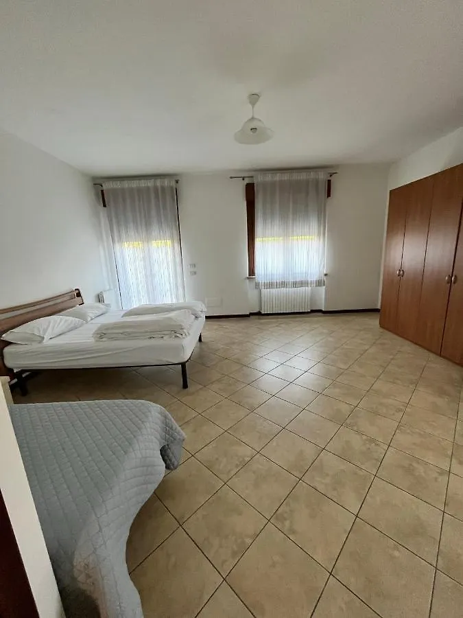 Sebino 11 Apartment Peschiera del Garda 0*,  Italy