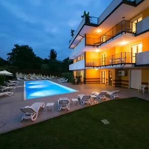 4* Aparthotel Ferretti Garda Palace